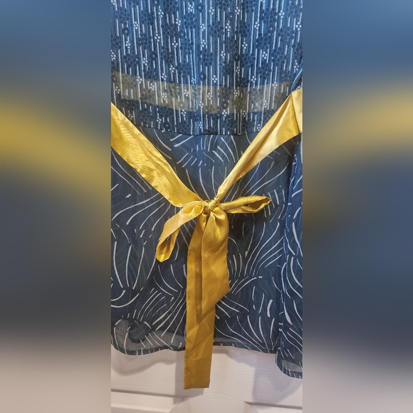 Liz Lange Maternity teal sheer blouse with gold attached belt size Large - Picture 2 of 9